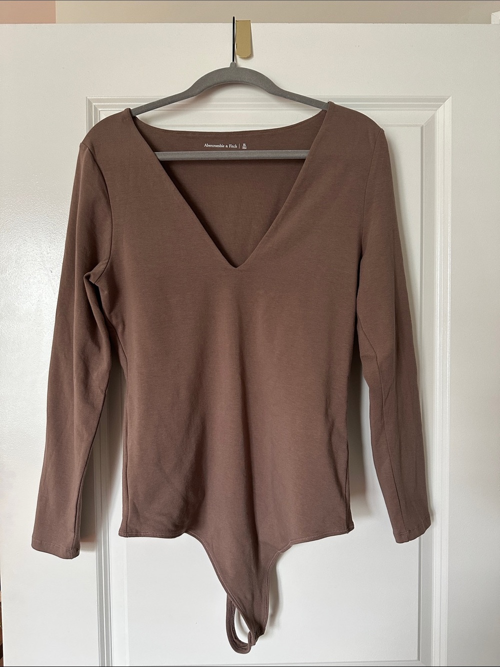 Abercrombie & Fitch Long Sleeve V-Neck Bodysuit in Taupe Brown